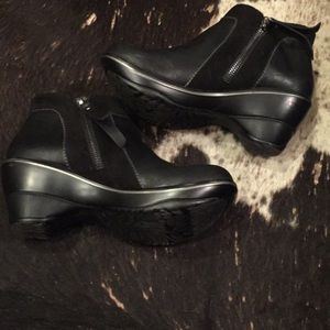 JBU pilot encore faux leather boots